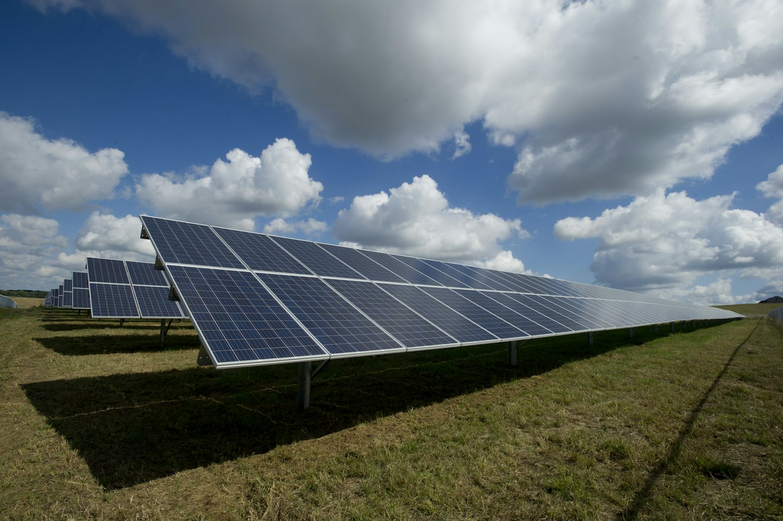 Photovoltaik-Anlage auf dem Feld